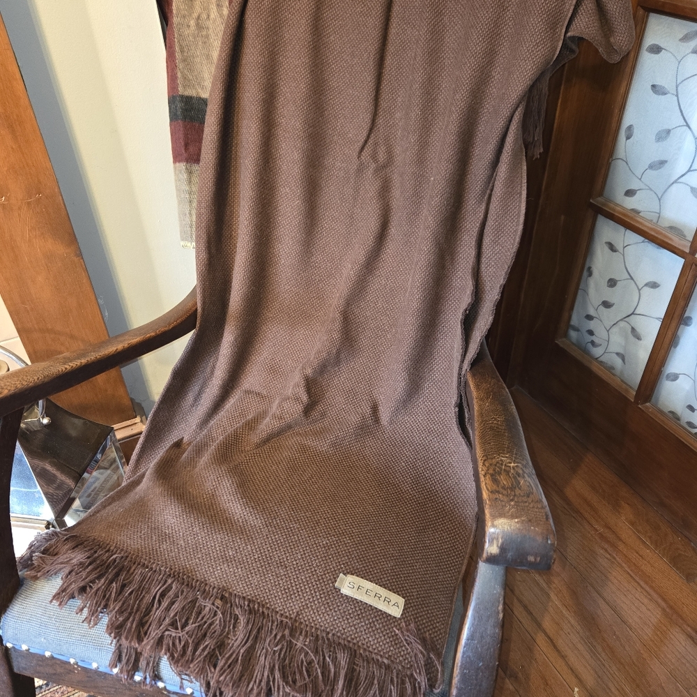 SFERRA brown throw with fringe